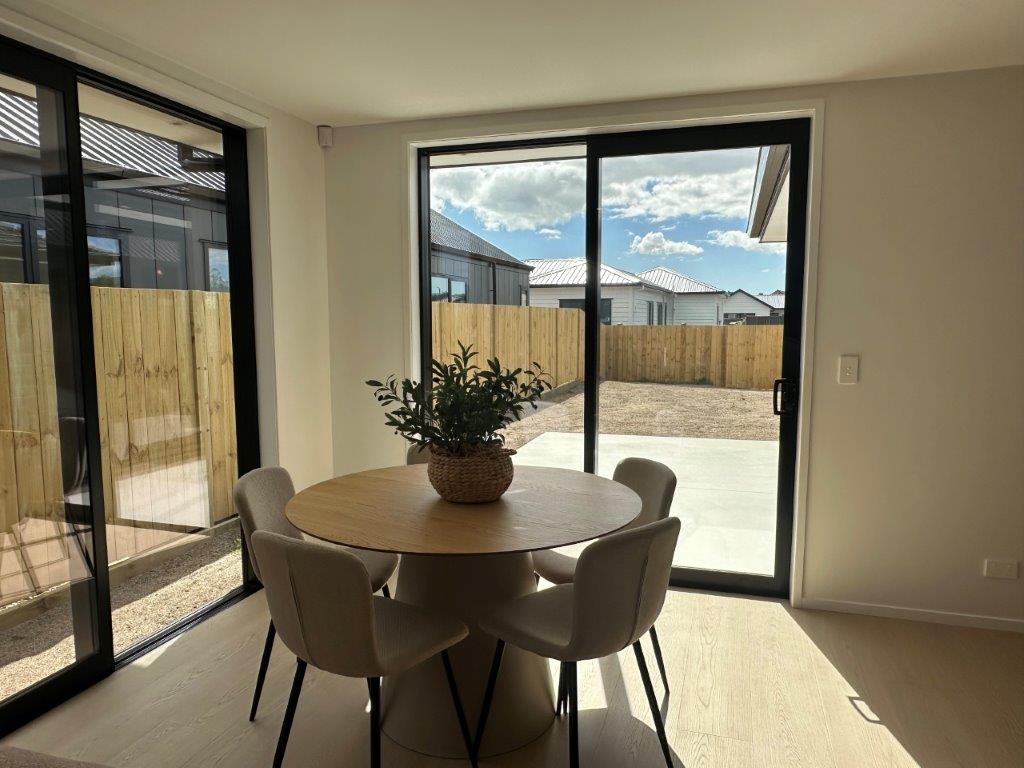 AK Showhome Dining 1